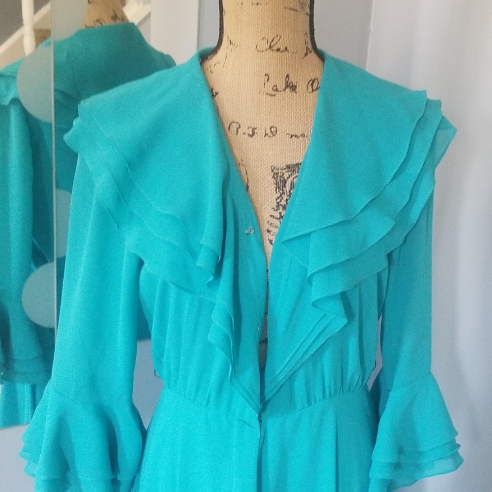 Dress - Picture 2 of 3
